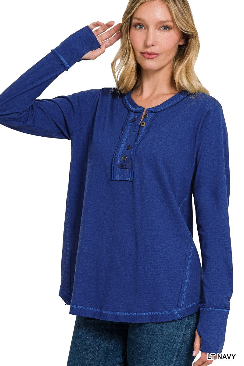 Thumb hole cuffs button closure top