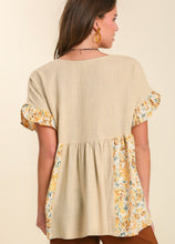 Load image into Gallery viewer, Linen Babydoll Top with Floral Contrast
