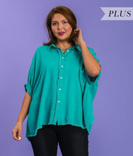 Load image into Gallery viewer, Umgee Linen Blend Button Up
