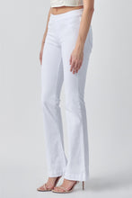 Load image into Gallery viewer, Cello White Pull On Flare Jeggings
